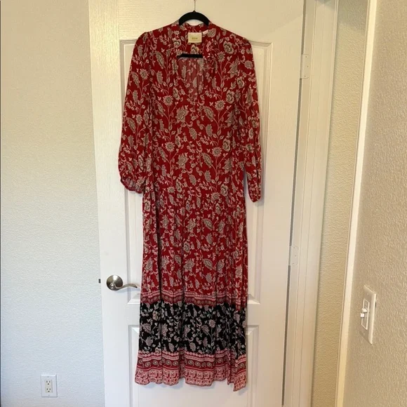 black maxi dress with white sneakers Pomander Place Black Emmy Maxi Dress Black / XL